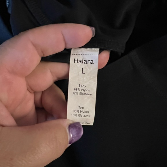 Halara Black Capri Leggings with pockets - Picture 3 of 3